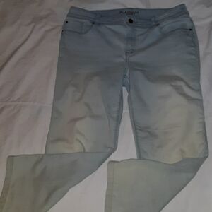 Chicos Platinum‎ Light Colored Denim Capri Jeans 1